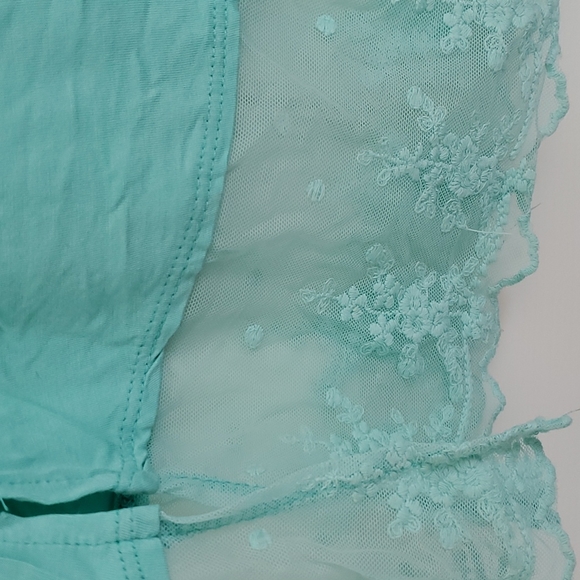 3/$20 Silver Icing Sienna Lace Extender Tank - Picture 3 of 4